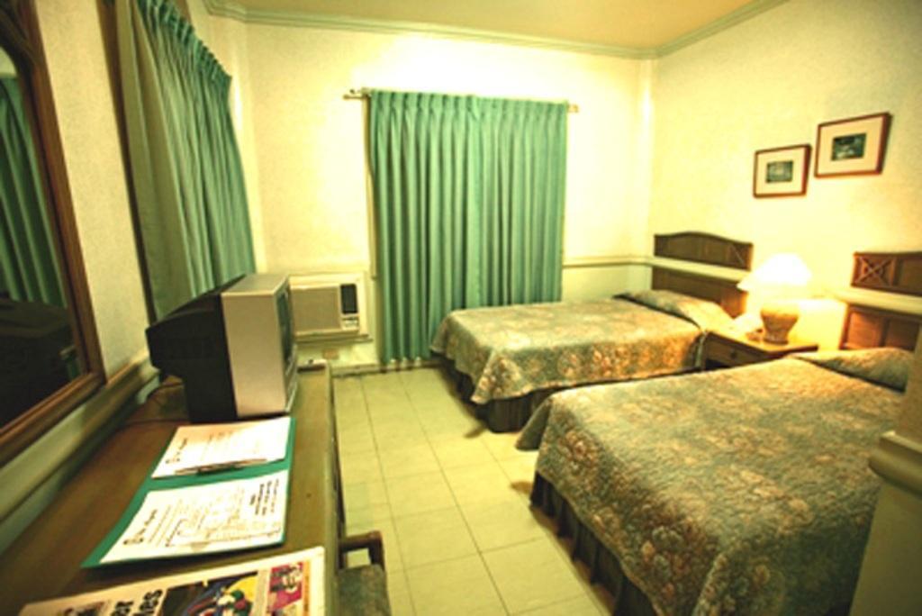 Villa Margarita Hotel Davao City Δωμάτιο φωτογραφία